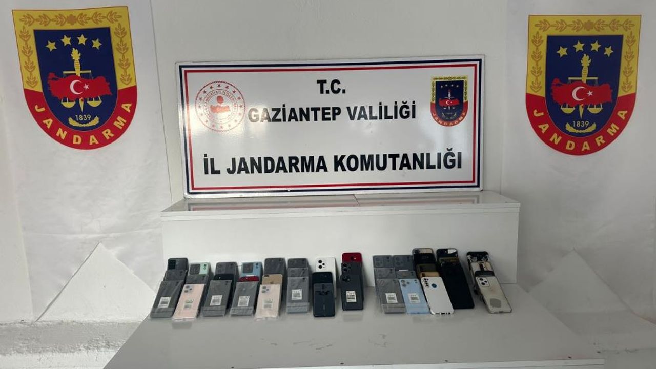 Gaziantep'te 867 bin TL değerinde kaçak telefon ele geçirildi