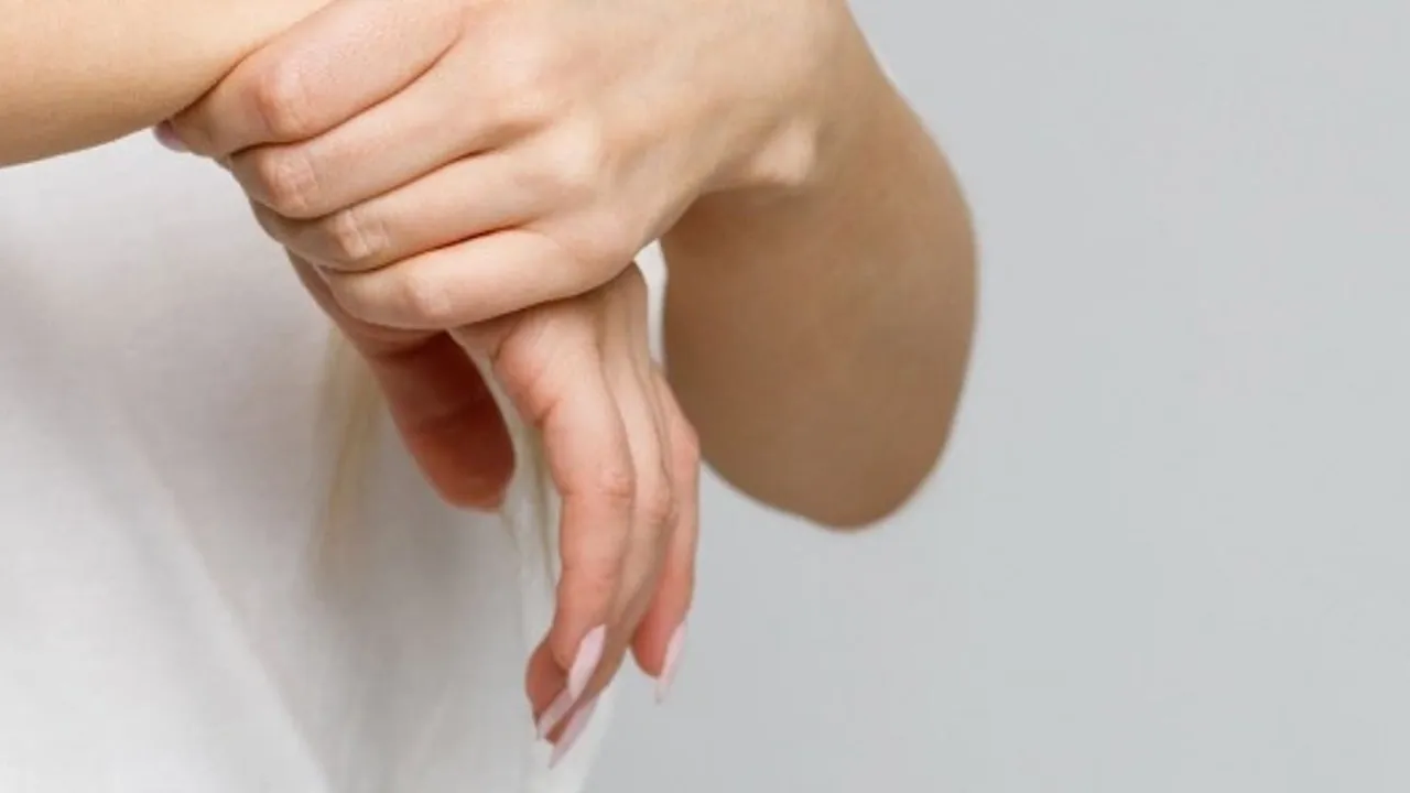 Parmaklarınızdaki hareket kısıtlılığın nedeni bu hastalık olabilir!