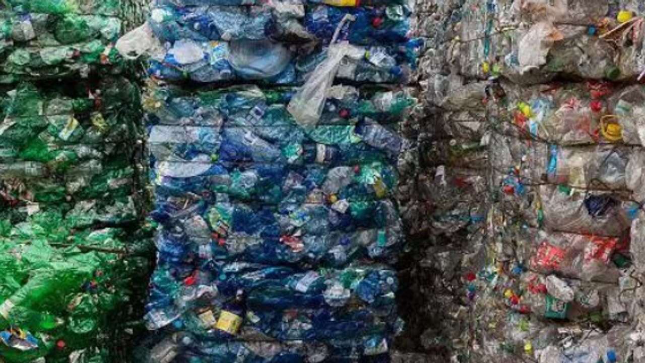 En çok geri dönüştürülebilir plastik ithal eden ülke oldu