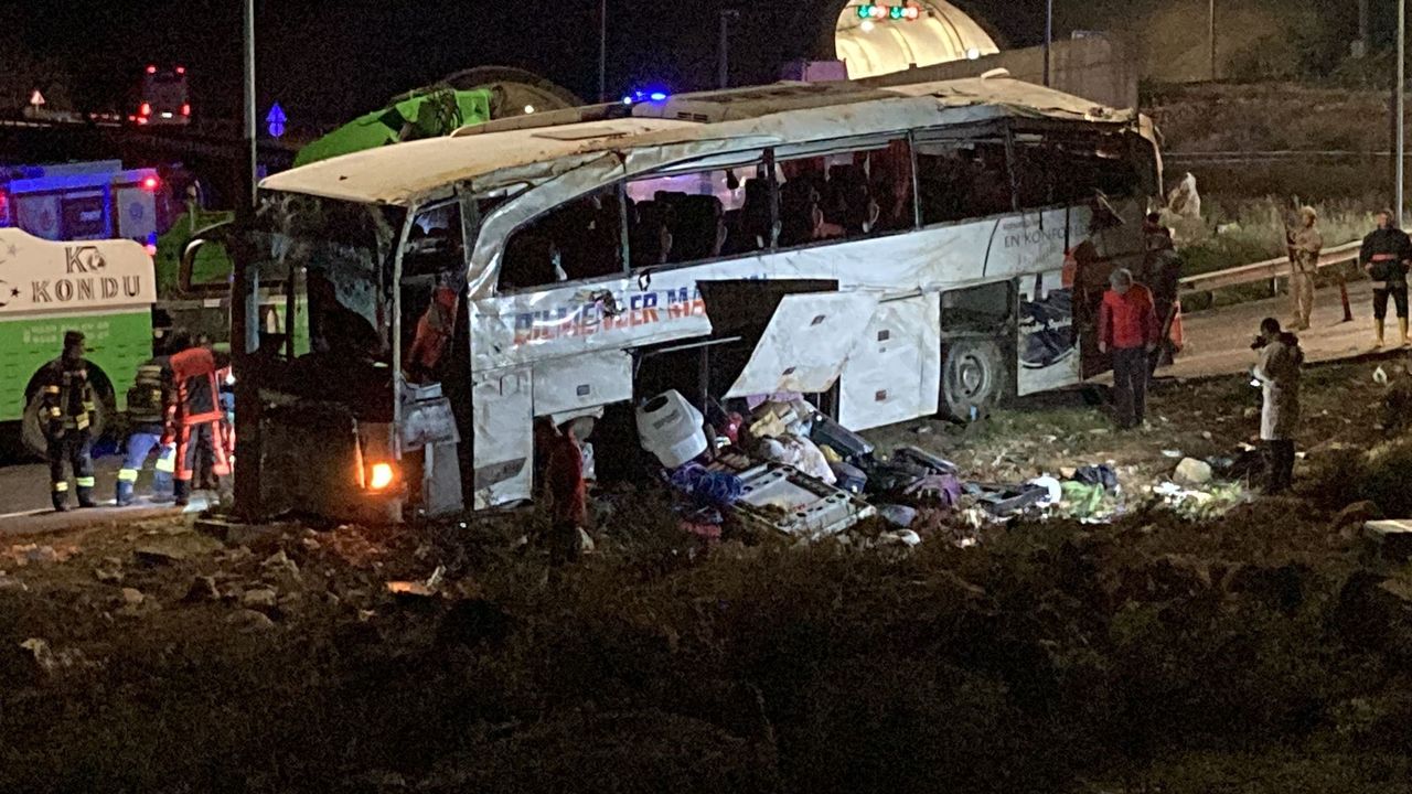 Mersin’de yolcu otobüsü kaza yaptı : 9 ölü 28 yaralı