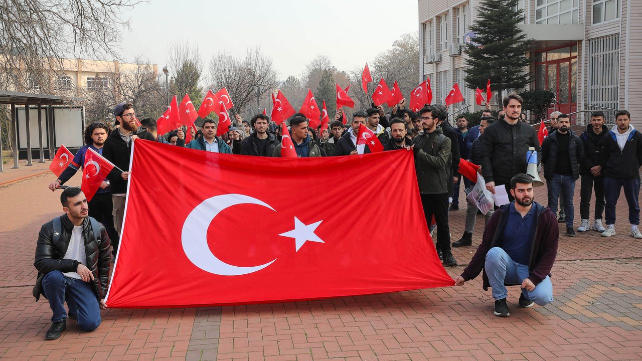 GAÜN’den alkışlanacak yürüyüş!
