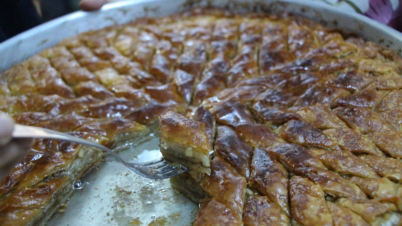 Gaziantep’e örnek olacak değişik baklava: Kül kullanılıyor