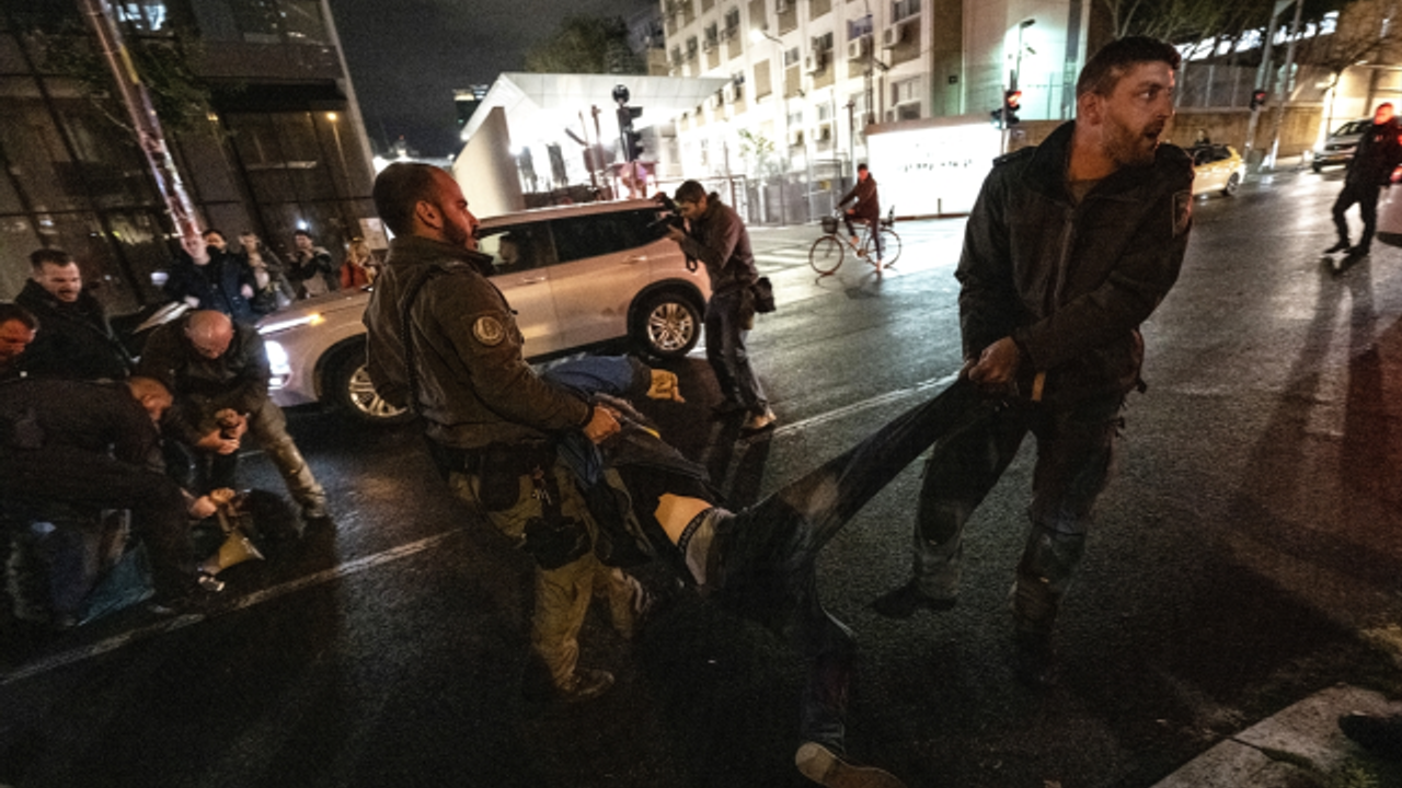 İsrail'de Netanyahu'ya Büyük Protesto! Polis Müdahale Etti