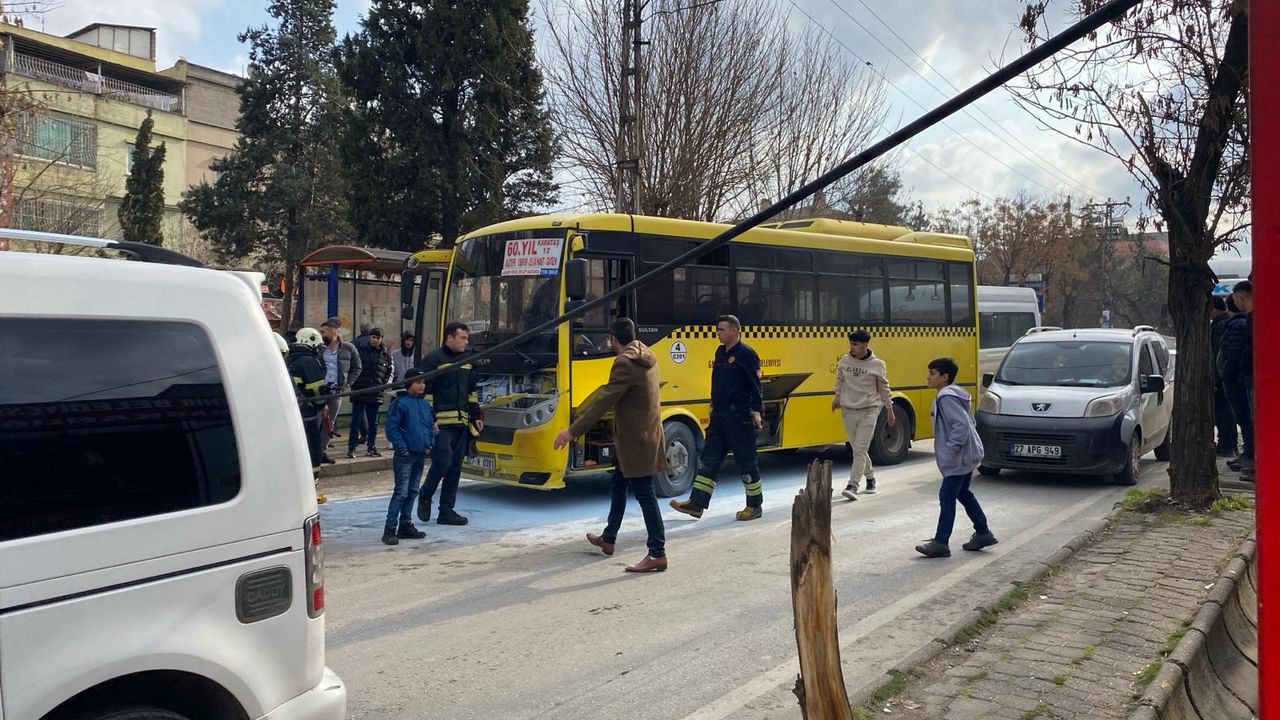 Gaziantep'te Yolcu Otobüsü Alev Aldı!