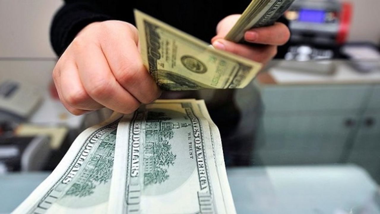 Dolar ve Euro haftaya rekorla başladı! Euro yeniden 33 TL