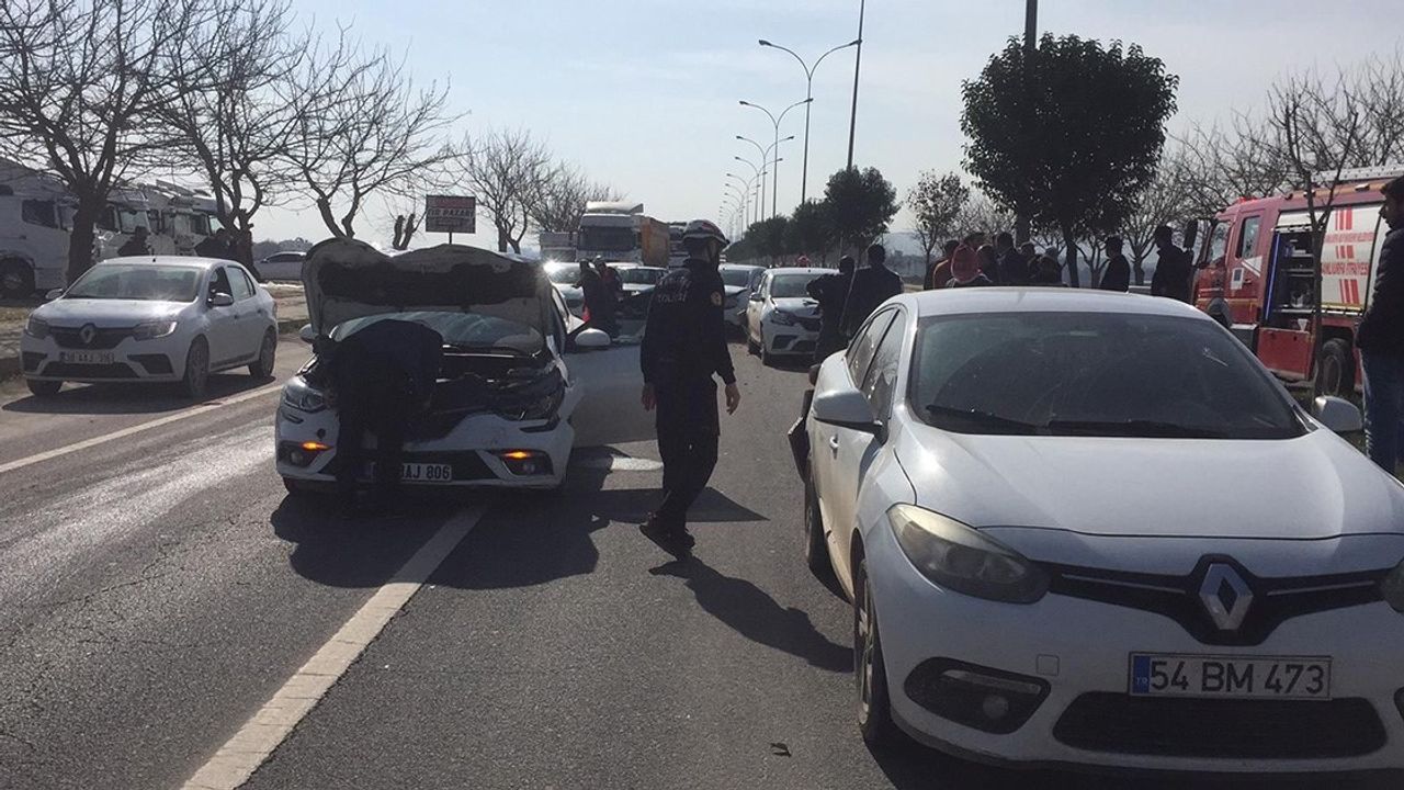 Şehrin Göbeğinde 5 Araç birbirine girdi! Onlarca Yaralı Var!