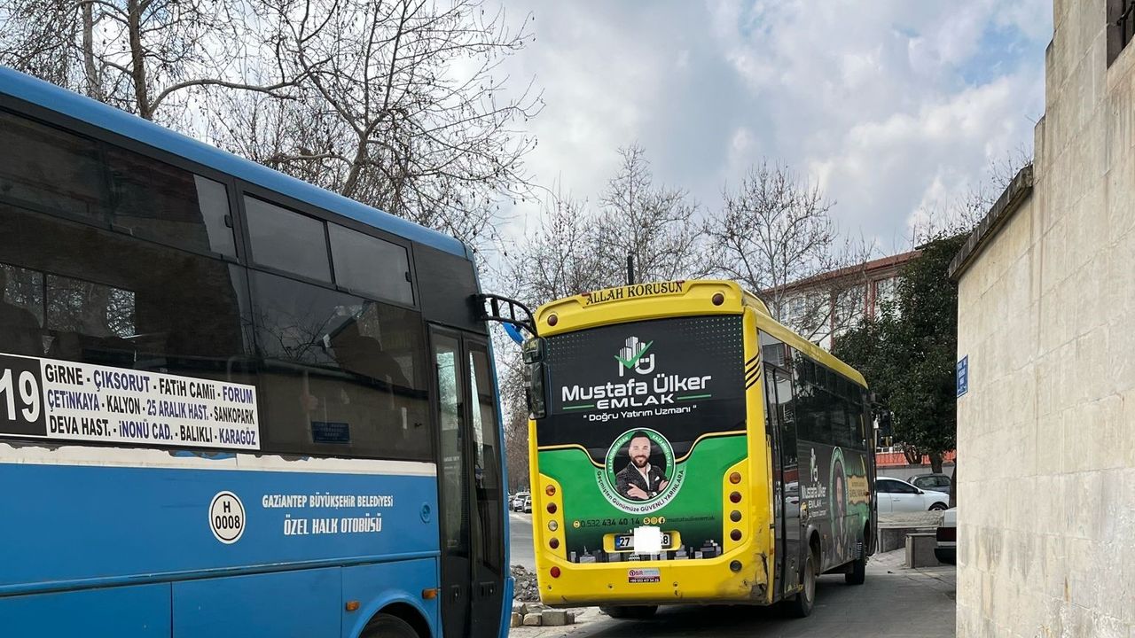 Gaziantep’te Yol Çalışması: Dolmuşlar Kaldırımı Kullanmak Zorunda Kaldı!