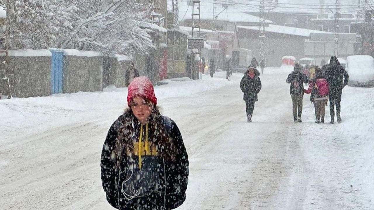 Kara Kış Kapıya Dayandı: Meteoroloji'den Kar ve Çığ Uyarısı!