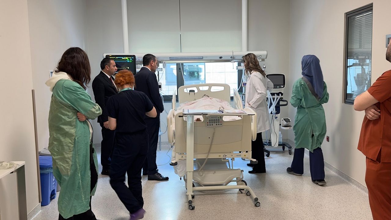 SON DAKİKA! Madenden Kurtarılan İşçilerden İlk Görüntüler Geldi!