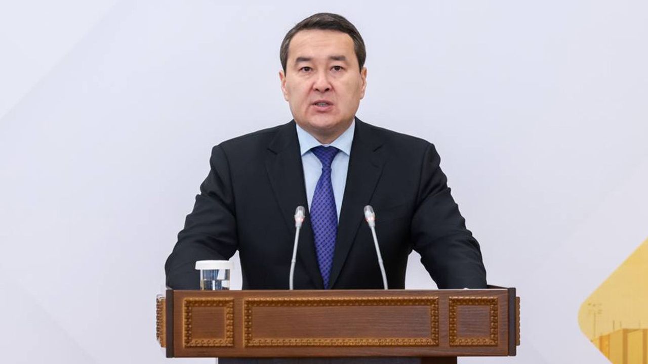 Kazakistan Hükümeti İstifa Etti!