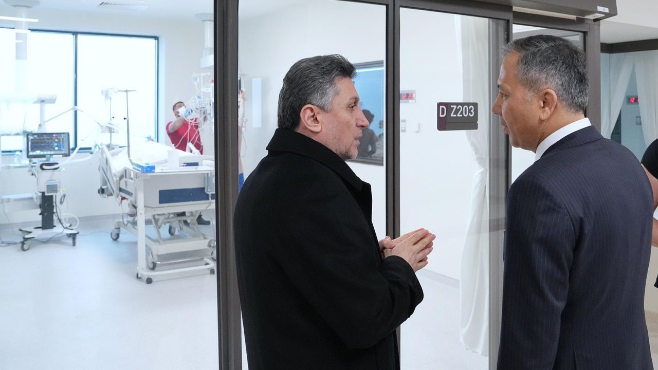 Yerlikaya Yaralanan Polisi Ziyaret Etti