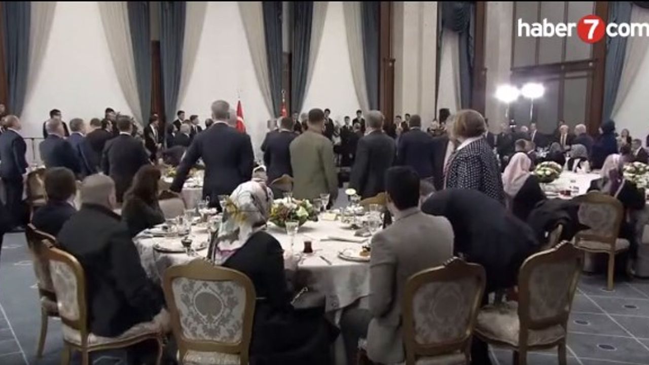 Cumhurbaşkanı Erdoğan İlk İftarda Şehit Aileleri İle Bir Araya Geldi!