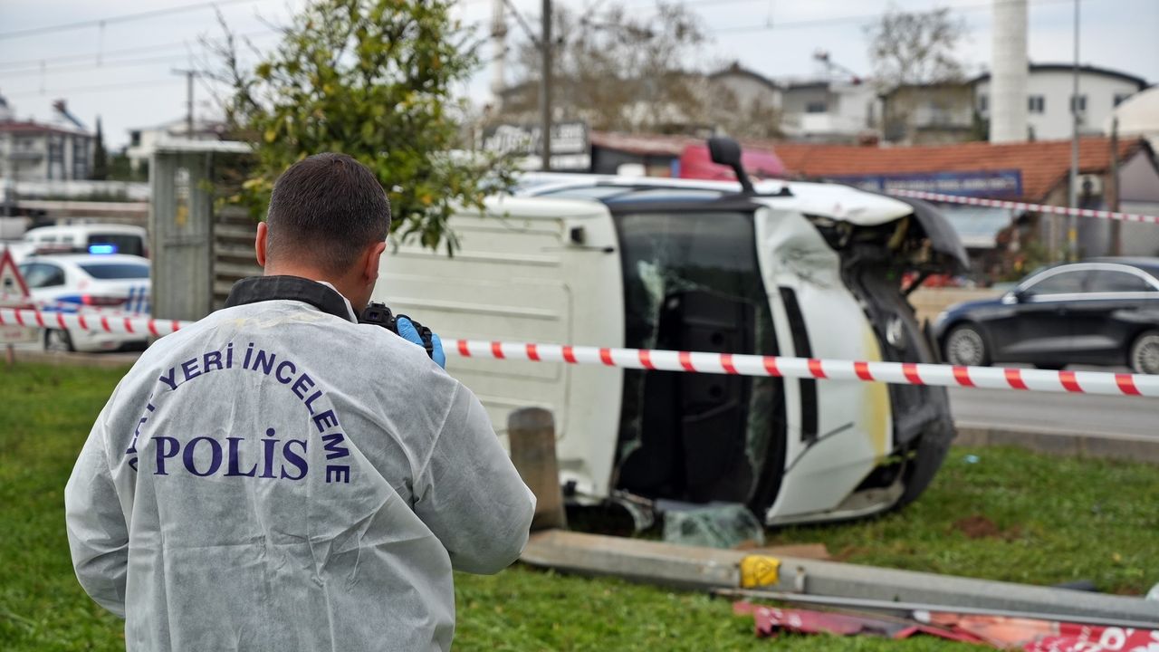 Ceza İnfaz Koruma Aracı Devrildi: 1 Ölü, 1 Yaralı