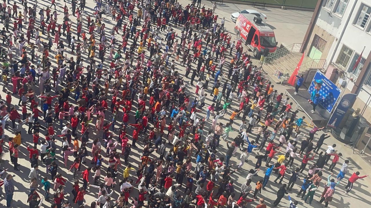 Şahinbey Belediyesi'nden Yeni Bir Proje: "Okulda Sporla Uyum"