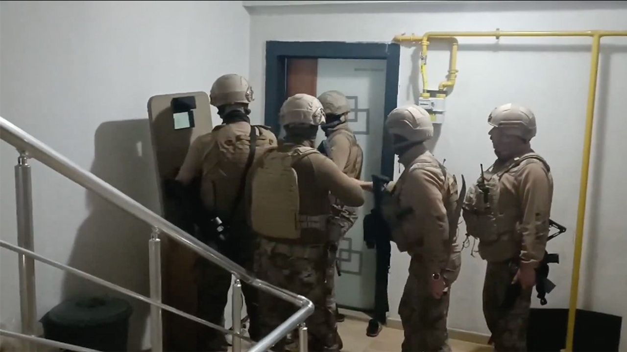 Suç Örgütlerine Yönelik "Mahzen-35" Operasyonlarında 46 Şüpheli Yakalandı!