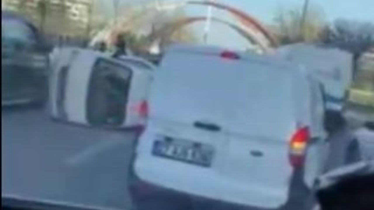 Gaziantep Adliye Yolunda Araç Devrildi!