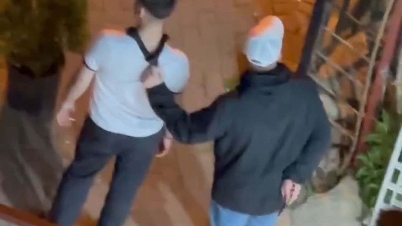 Babasıyla Tartıştı, Kardeşini Rehin Aldı!