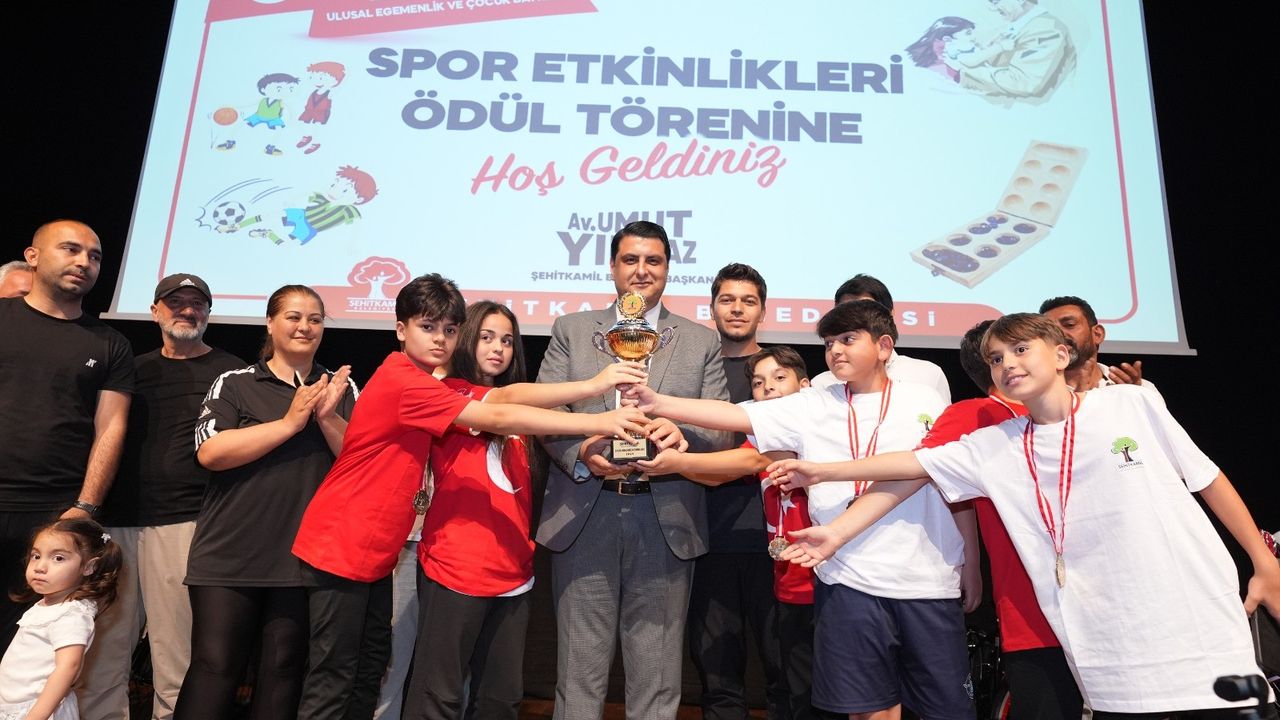 Şehitkamil Belediye  Başkanı Yılmaz, Başarılı Öğrencileri Ödüllendirdi!