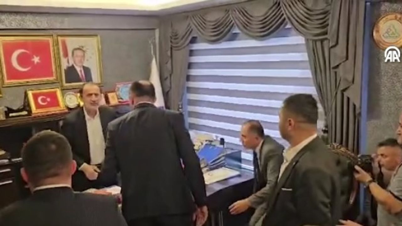 Devir Teslim Töreninde Eski Belediye Başkanı İle Milletvekili Tartıştı!
