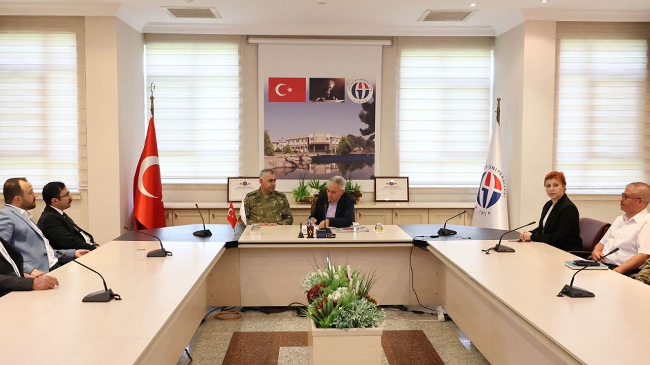 GAÜN ile 5. Zırhlı Tugay Komutanlığı Arasında Eğitim Protokolü