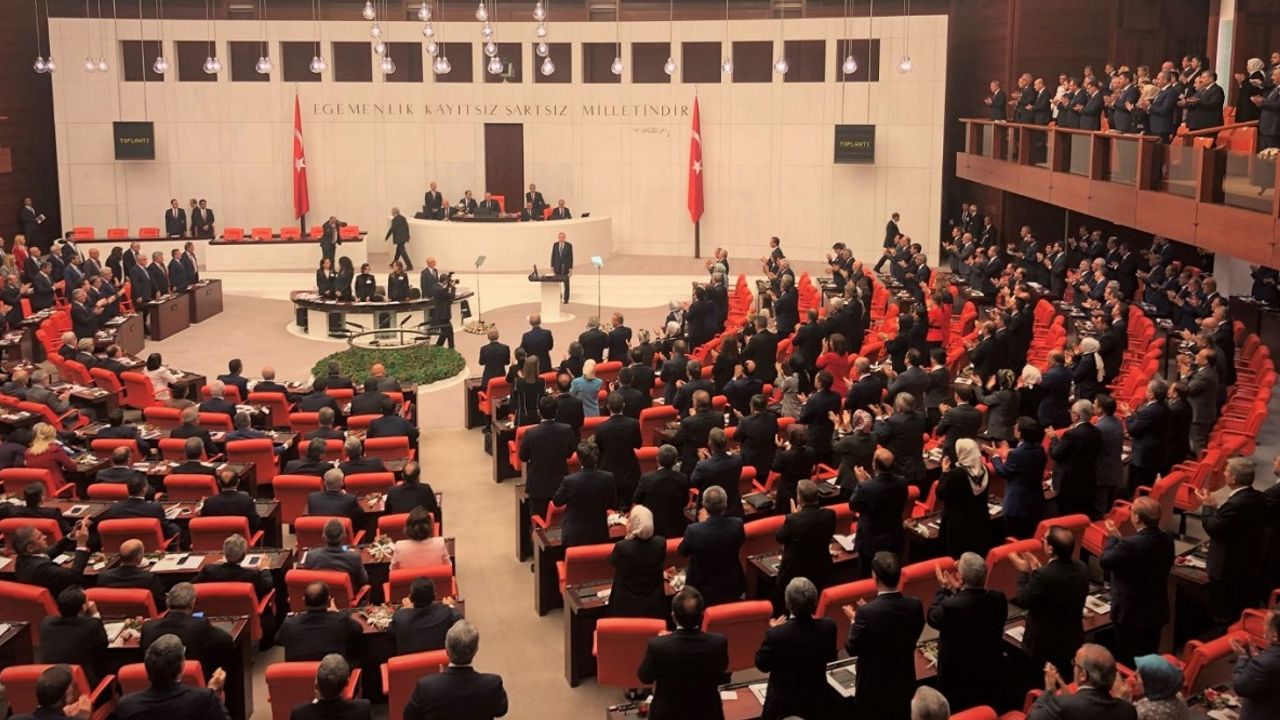 Yeni bir parti mi kuruluyor? İşte tüm konuşulanlar