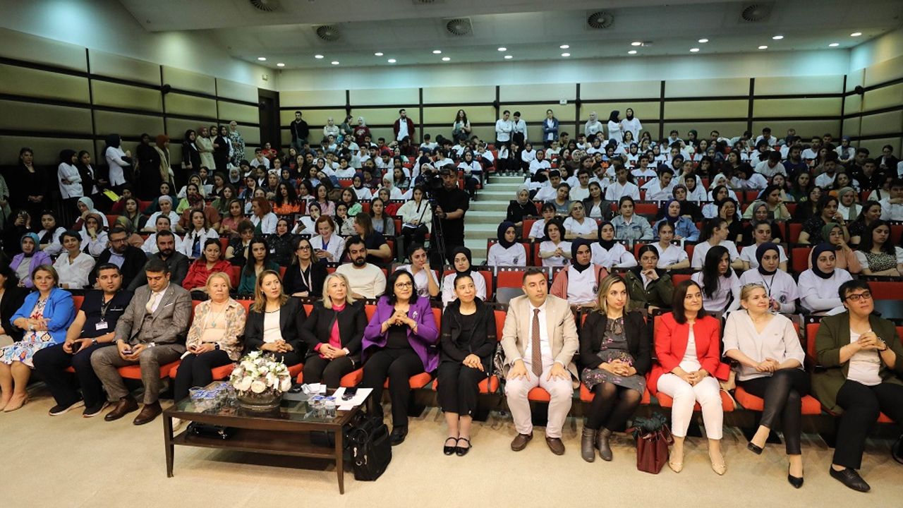 GAÜN’de Hemşirelik Haftası Sempozyumu!
