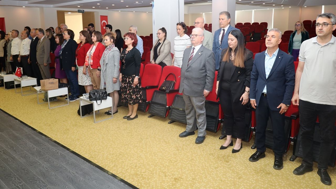 10 Üniversiteden 120 Akademisyen GİBTÜ’de Deprem Sonrası Halk Sağlığını Konuştu!