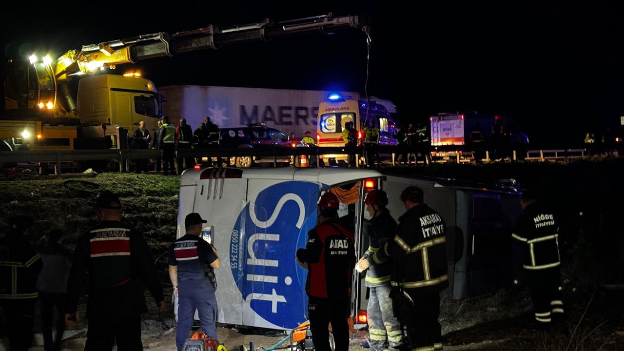 Yolcu Otobüsü Devrildi! 2 Ölü Ve Onlarca Yaralı Var!