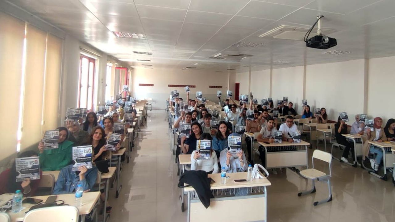 Oğuzeli Meslek Yüksekokulu Öğrencilerine Online Eğitim Verildi!
