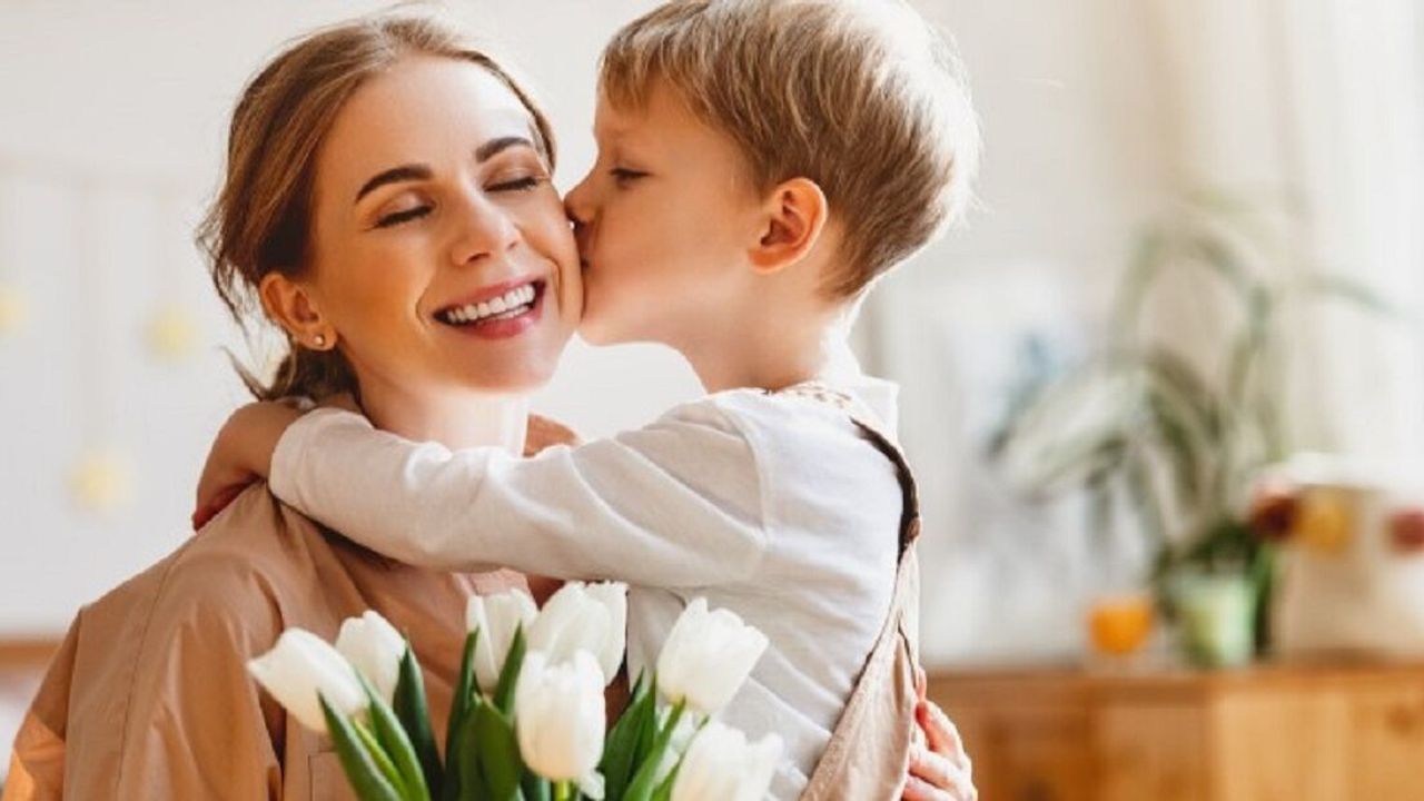 Anneler Gününde Ne Hediye Alınır? Anneye Alınabilecek Hediyeler