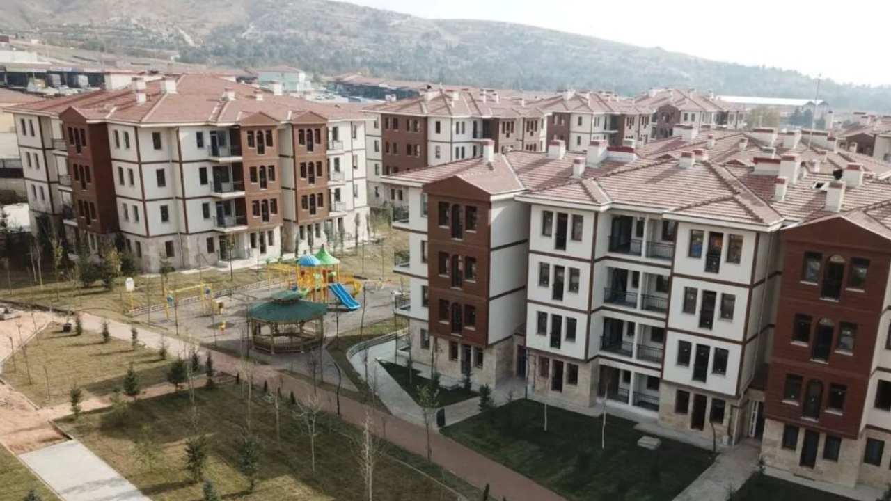 TOKİ 36 ilde konut ve iş yeri satıyor: Gaziantep listede yer alıyor