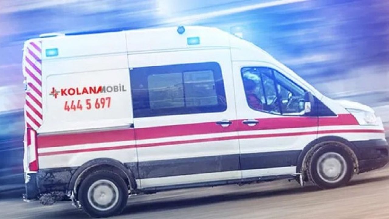Eski futbolcu halı sahada hayatını kaybetti