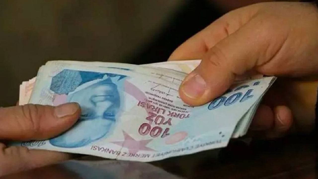 Emekliler maaş zammını alamayacak! Uzman isim canlı yayında duyurdu