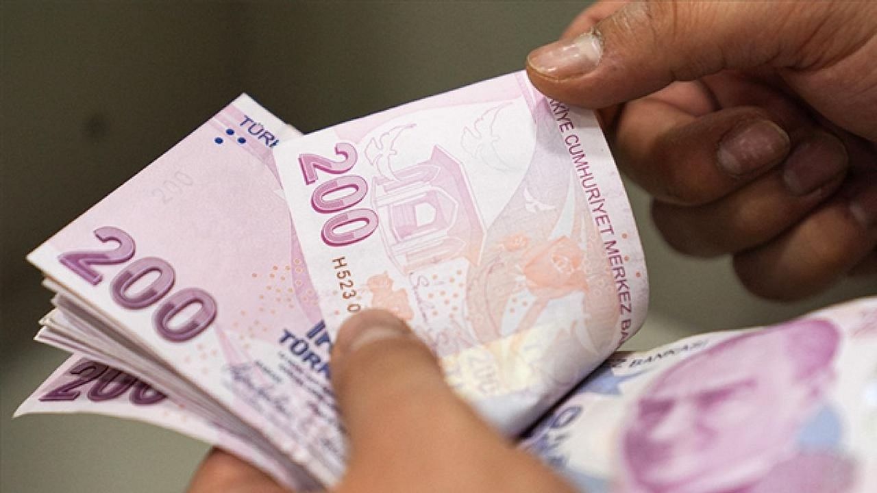 Asgari ücreti geçen sene nokta atışı bilmişti! 2025 tahmini de geldi