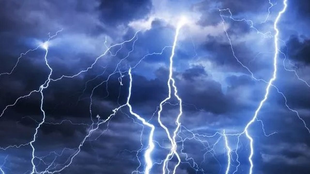 Meteoroloji'den sağanak yağış uyarısı: Hangi bölgeler etkilenecek?