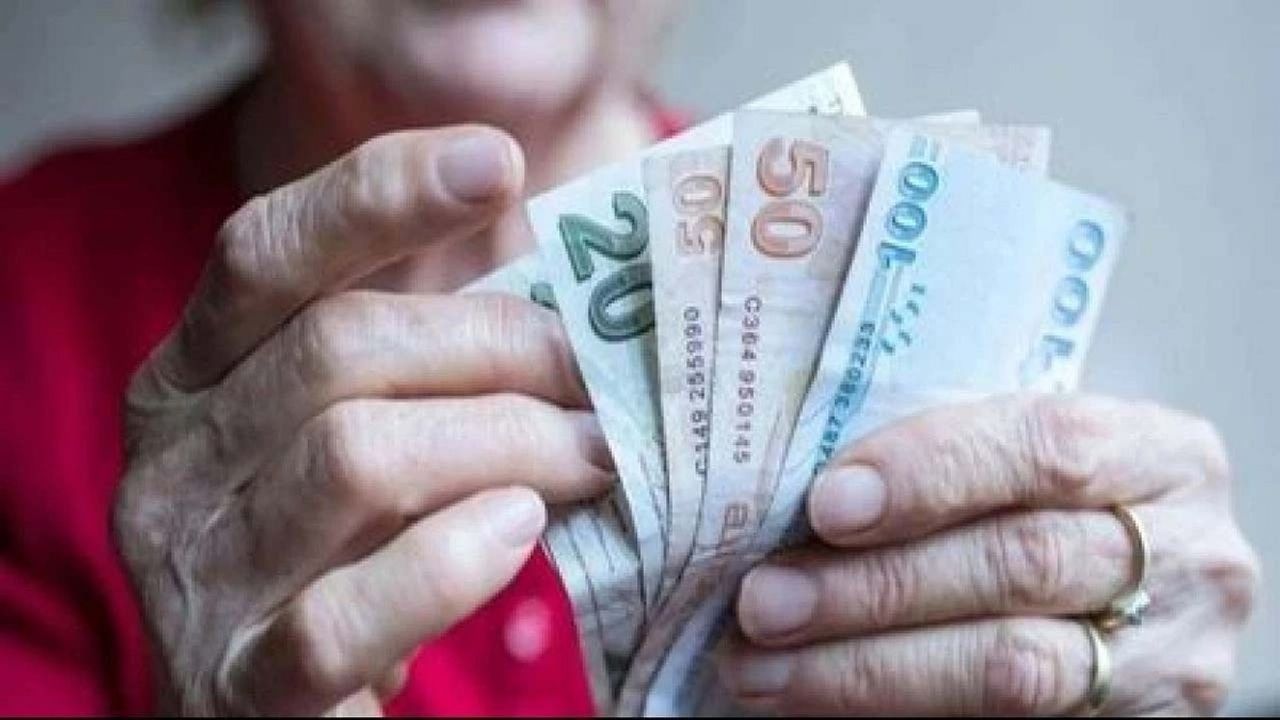 Emekli bayram ikramiyesi ne kadar, belli oldu mu? Bayram ikramiyesi ne zaman yatacak?