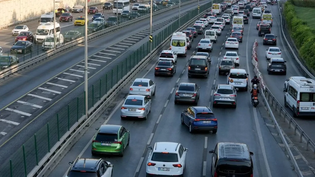 Sürücüler dikkat! O süre doluyor! Yaptırmayan yanacak