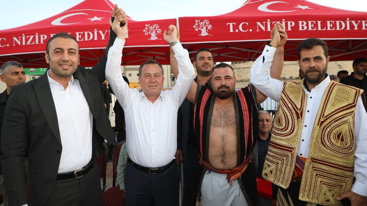 156 sporcu Gaziantep’te er meydanına çıktı! Cumhuriyet Bayramı coşkusuna ayrı bir anlam kattılar