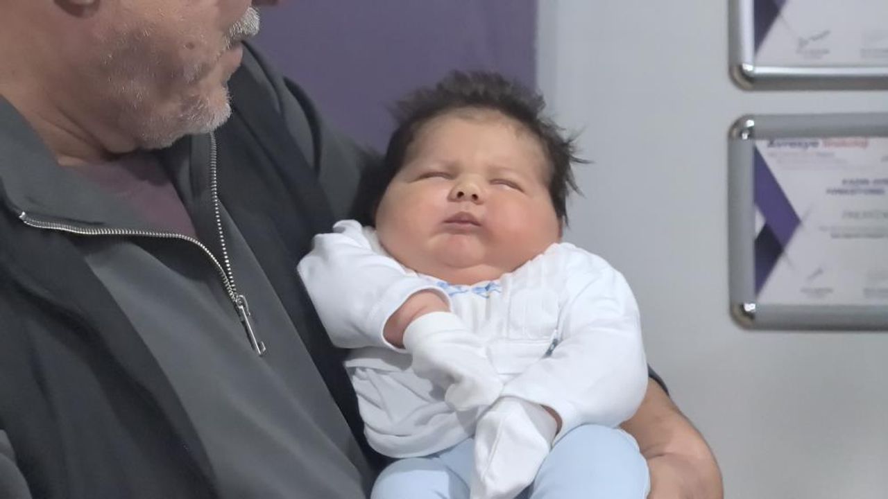 Türkiye’nin en büyük bebeği dünyaya geldi! Doktorları bile şaşırttı