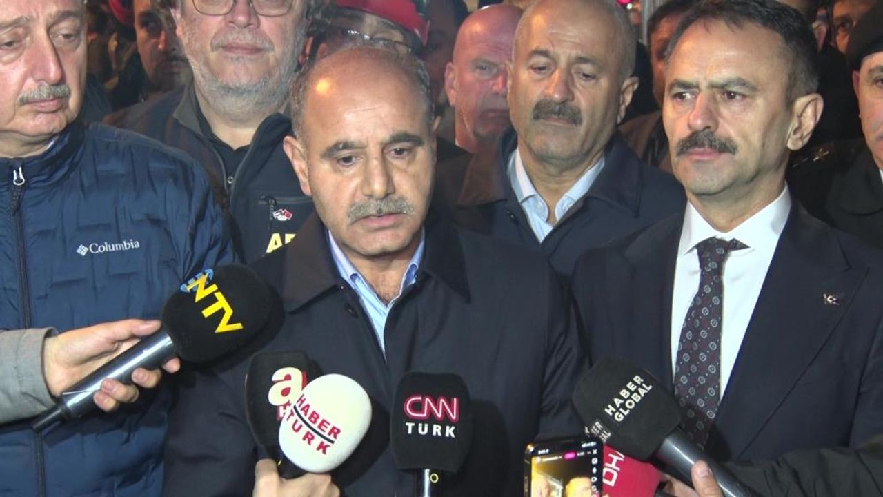 Gebze'de çöken binada 5 kişilik aileden 1'i sağ kurtarıldı