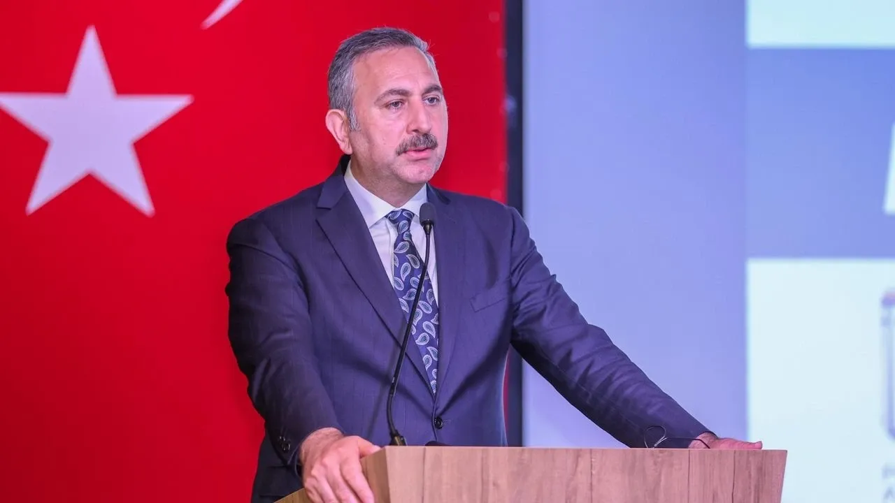 AK Parti Grup Başkanvekili Gül'den sert açıklama! Hadsizlik...