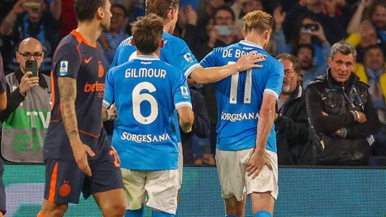 Hakan Çalhanoğlu'nun çabası Inter'e yetmedi! Napoli liderliği aldı