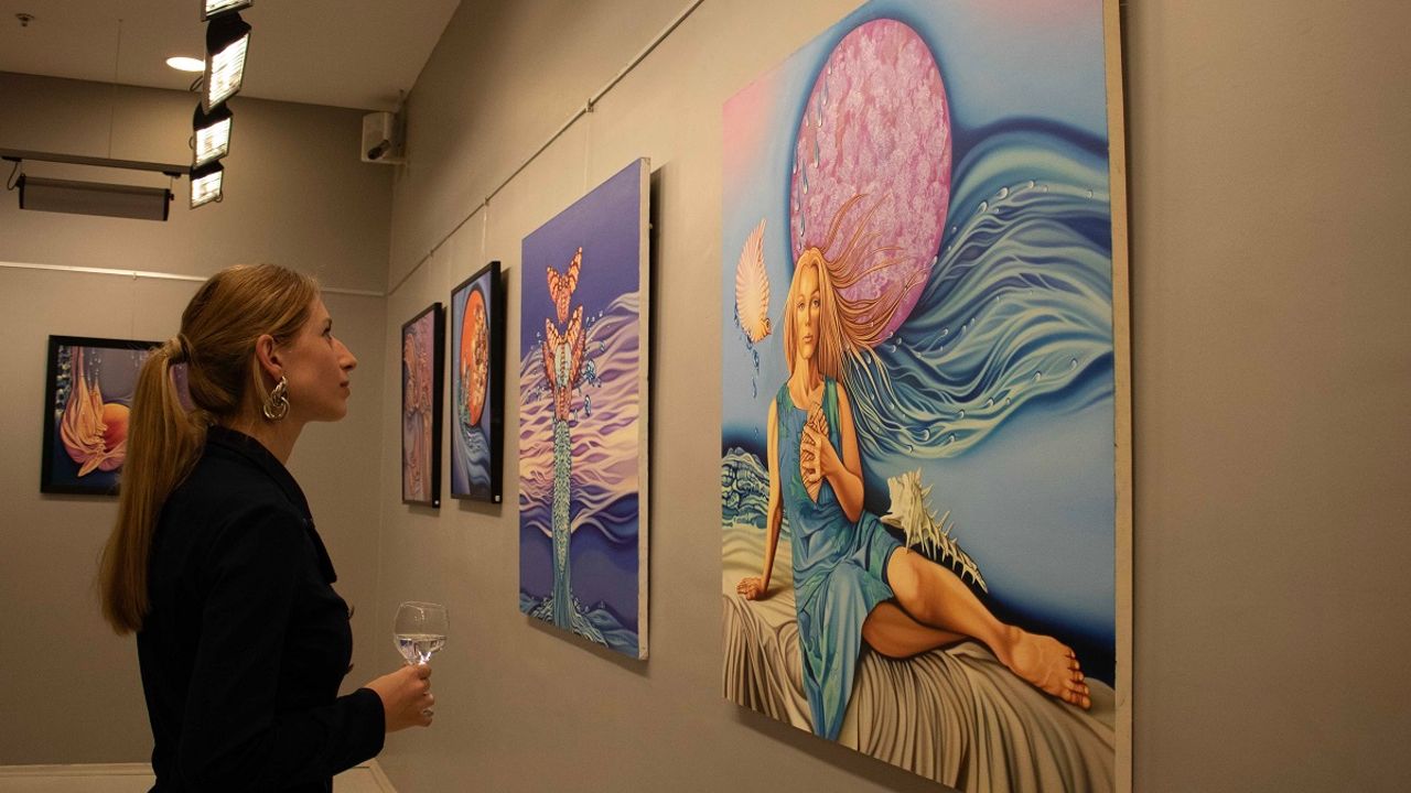 Ressam Sezgin Yüksel SANKO Sanat Galerisi’nde sergi açtı