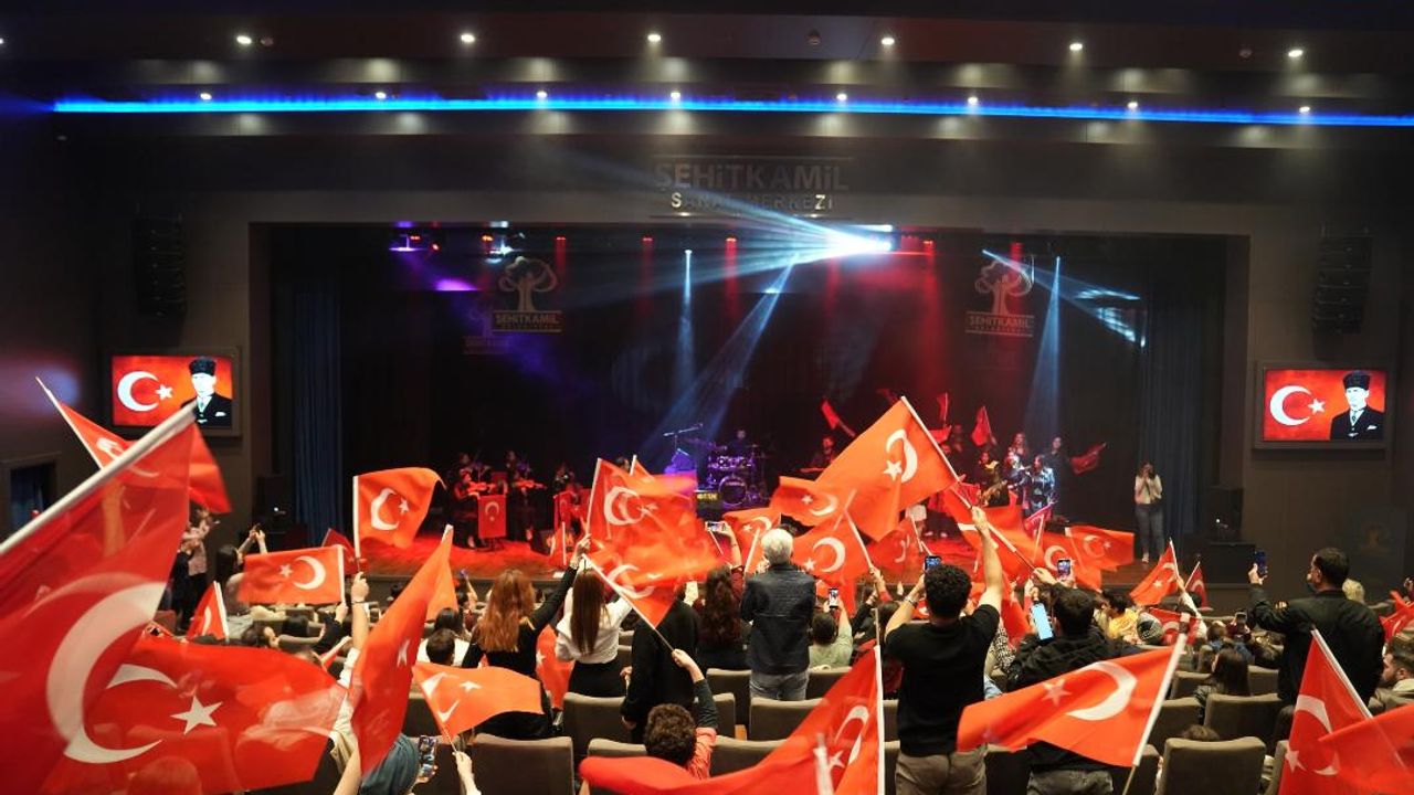 Gaziantep’te unutulmaz gece! Pop Rock 2 konseri izleyenlere unutulmaz bir gece yaşattı