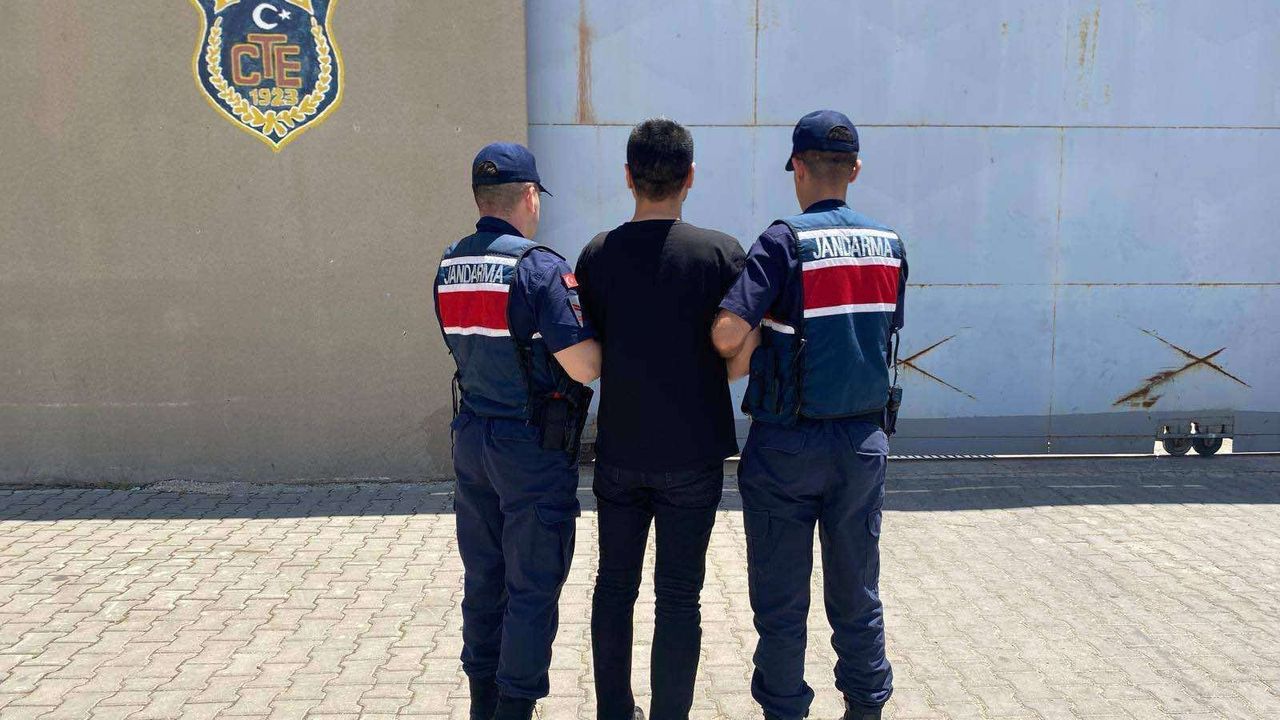 Gaziantep JASAT’tan aranan şahsa operasyon! Aranan şahıs kıskıvrak yakalandı