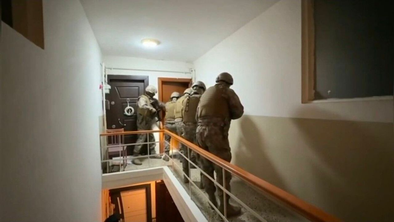 Suç örgütlerine şok operasyon! 27 şüpheli kıskıvrak yakalandı