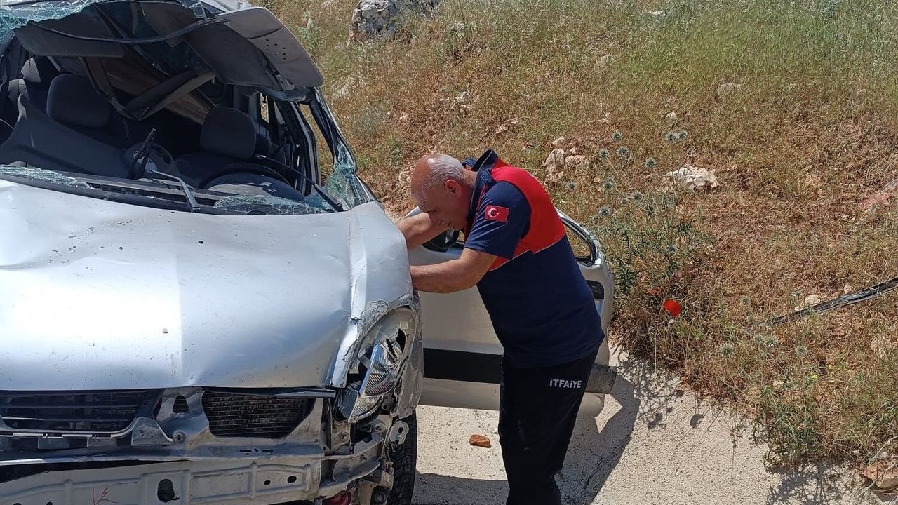 Besni-Gaziantep Yolunda feci kaza! Ölü ve yaralı var