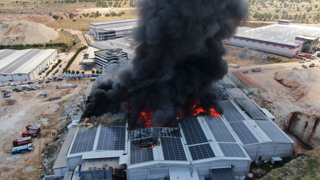 Gaziantep'teki fabrika yangınına dair yeni görüntüler ortaya