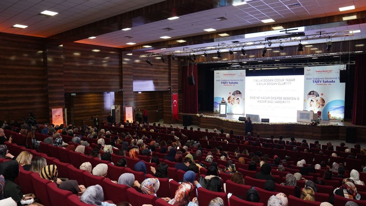 Uzmanlardan ‘Sanal mecra' uyarısı: "Asla hekim muayenesinin 