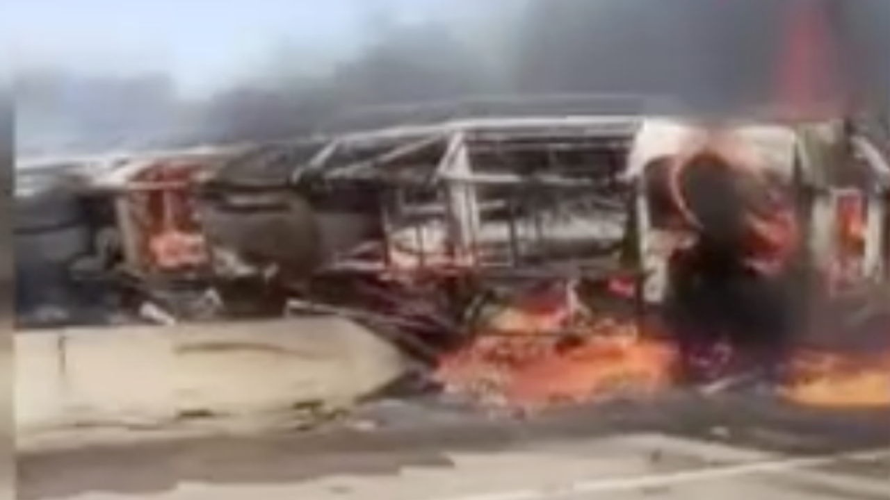 Irak’ta kaza yapan otobüs yandı: 25 ölü (VİDEOHABER)